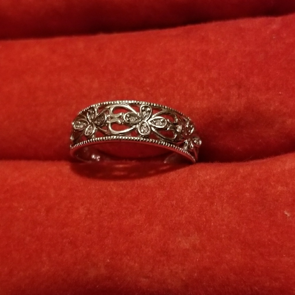 Ring - Picture 2 of 2